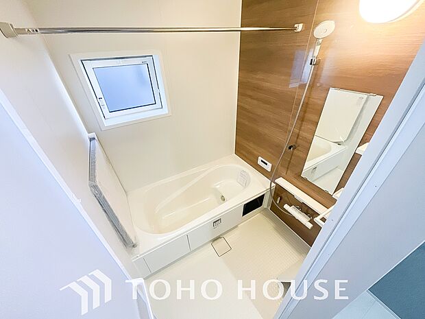 心地よいバスタイムを演出する浴室はゆとりあるサイズを採用。