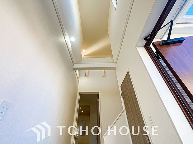 住まう方でカスタマイズしていただけるシンプルなデザインの内装。ご自身で素敵な空間を創り上げられます。