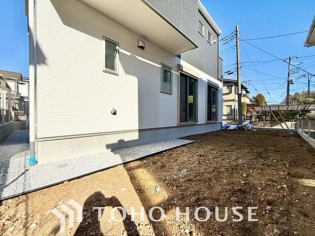 どんなお庭に仕上げるか。新生活に付いて回る楽しい悩みのひとつです。ウッドデッキの新設等ご相談下さい。