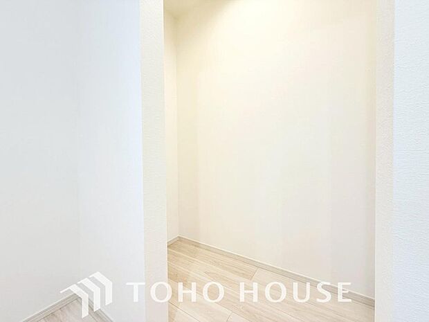 お子様のおもちゃやゴルフバック等、大きなお荷物をお持ちの方や、お荷物が多い方でも安心のスペースです。