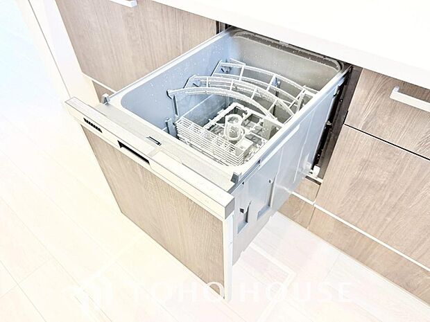 食洗機は家事の時間を短くできることがメリット。ビルトインタイプはキッチンをすっきりとみせてくれます。