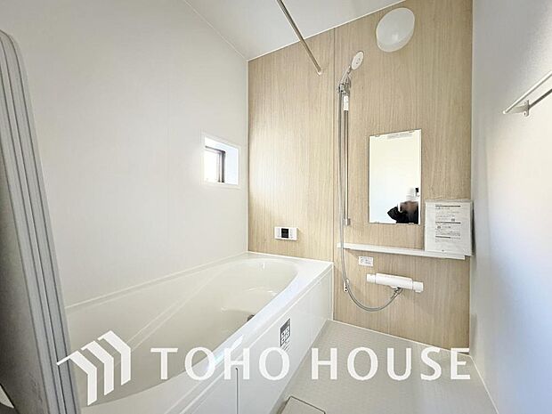 一日の疲れを癒すための心地よいバスタイムを演出する浴室はゆとりあるサイズを採用。