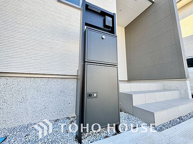 宅配ボックスは、ネットショッピングなどによって増加傾向の小型のお届け物の受け取りにができて便利です。