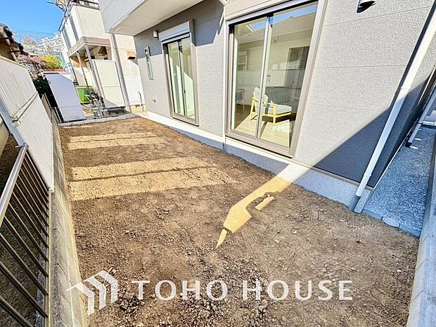 どんなお庭に仕上げるか。新生活に付いて回る楽しい悩みのひとつです。ウッドデッキの新設等もご相談下さい