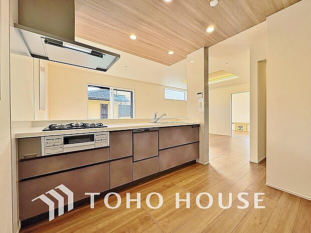 広々としたキッチンスペースで快適に作業ができると、毎日のお料理もより一層楽しく取り組めそうですね。