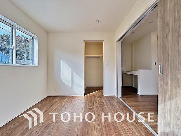 心と体をゆったりと安らげる主寝室。寝室のゆとりが大きい分だけ、暮らしの安らぎは深まります。