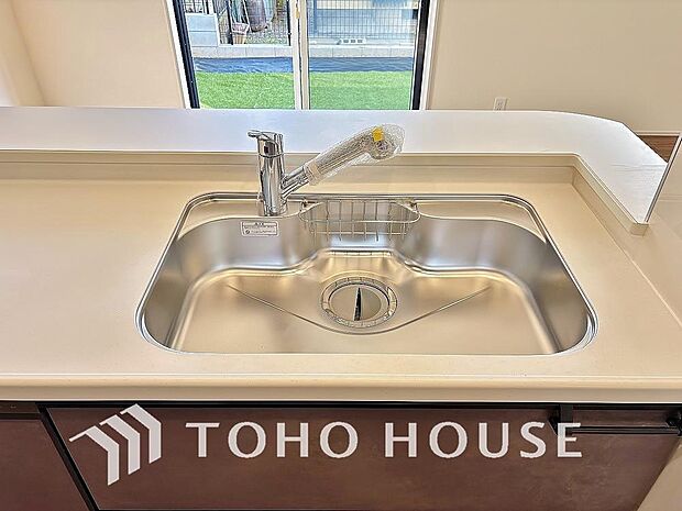 浄水と原水をボタン一つで切り替えられる浄水器一体型水洗。近年主流になりつつある人気の設備です。