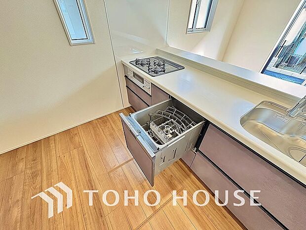 食洗機は家事の時間を短くできることがメリット。ビルトインタイプはキッチンをすっきりとみせてくれます。