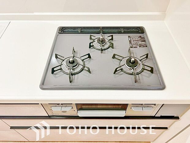 毎日料理をする、料理が好き、家族が多くて量を作る必要がある、等の方々にとっては必須の3口コンロ。