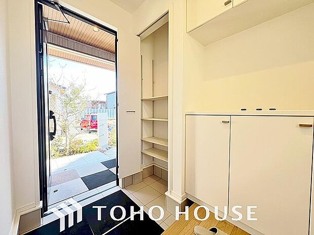 ダウンライトを使用しお洒落に演出。帰りたくなる家をテーマに設計。いつも「人」と「家」の間に・・・。