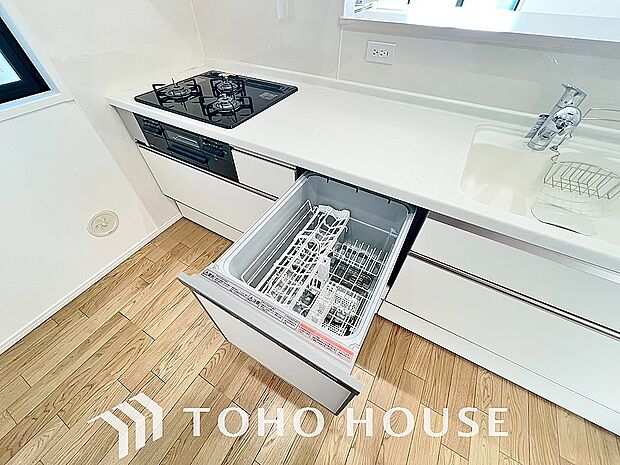 高温水や高圧水流を使う事で効率よく食器洗浄できます。殺菌効果も高いので哺乳瓶等を洗う際にも便利です。