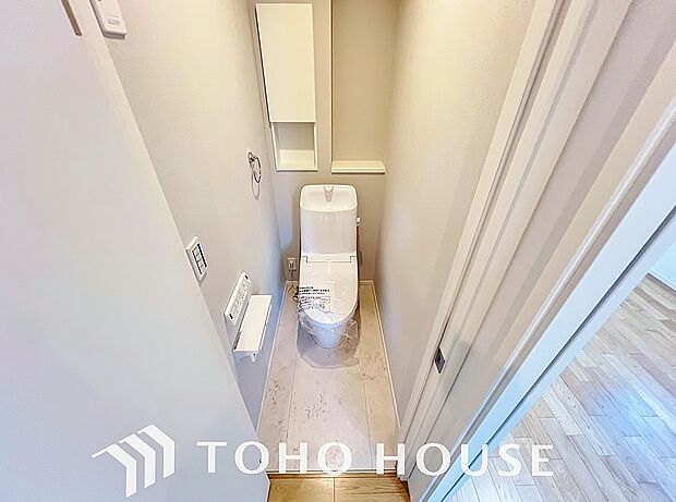 清潔な空間であって頂けますように、目に留まるだけではなく、汚れをふき取り易いフロアと壁紙をチョイス。