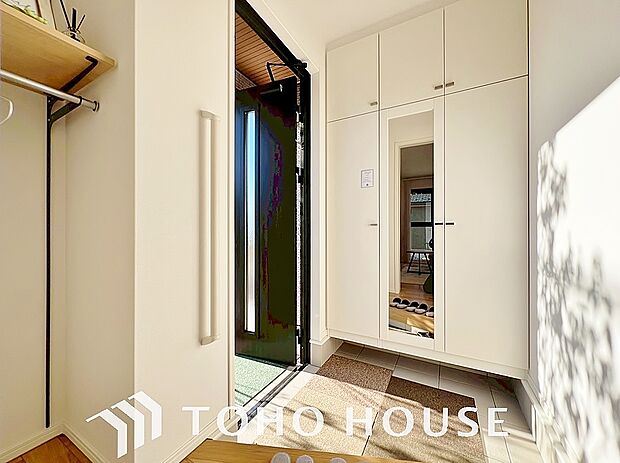 ダウンライトを使用しお洒落に演出。帰りたくなる家をテーマに設計。いつも「人」と「家」の間に・・・。