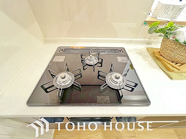 毎日料理をする、料理が好き、家族が多くて量を作る必要がある、等の方々にとっては必須の3口コンロ。