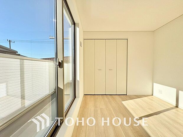 一日の疲れを癒やしてくれる主寝室。時を忘れて過ごす場所として過ごせるお部屋。