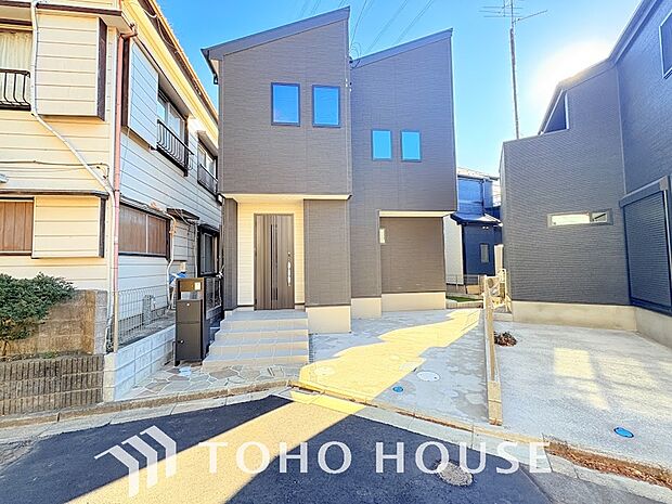 マンションとは違う敷地内駐車。ご主人様のお車のお手入れにも気合が入りますね。