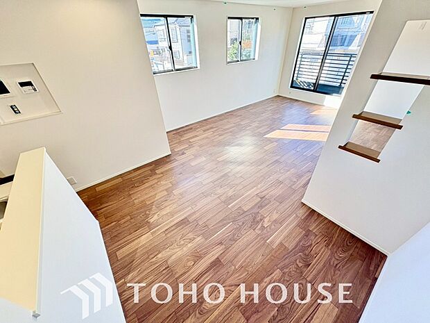 造りこんだ空間演出の妙が生み出す光と質のハーモニーはこの住宅のクオリティの良さを実感させてくれます。