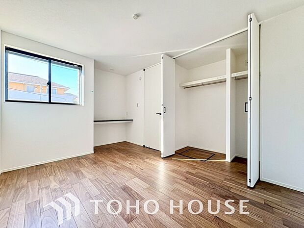 一日の疲れを癒やしてくれる主寝室。時を忘れて過ごす場所として過ごせるお部屋。