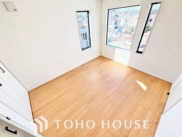 造りこんだ空間演出の妙が生み出す光と質のハーモニーはこの住宅のクオリティの良さを実感させてくれます。