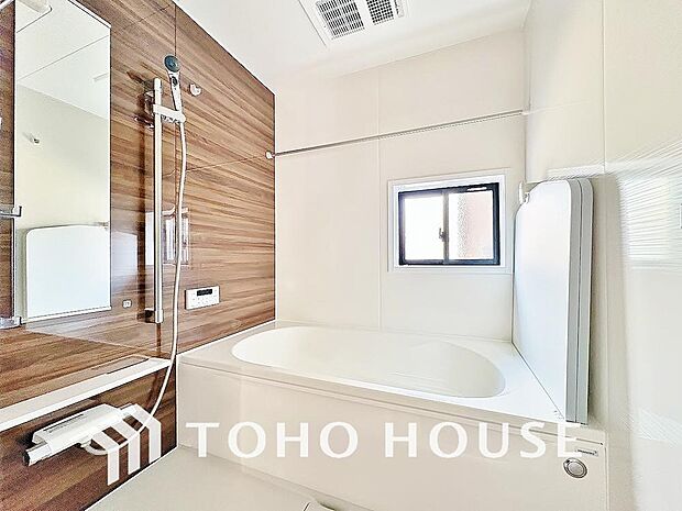 心地よいバスタイムを演出する浴室はゆとりあるサイズを採用。