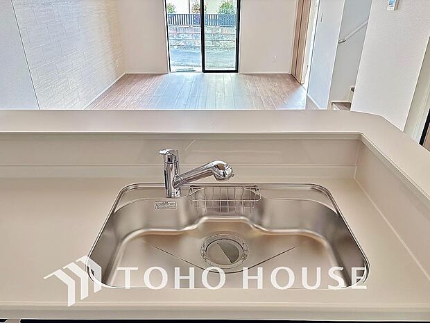 クリアな水が毎日使え、見た目にもスマートな浄水器一体型。お米を炊いたりする際には浄水機能をつかうこともできて、人気の商品です。