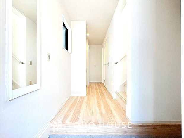 ダウンライトを使用しお洒落に演出。帰りたくなる家をテーマに設計。いつも「人」と「家」の間に・・・。