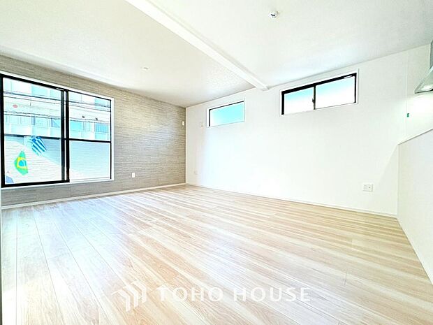 作り手の「気持ちの良いリビングでお過ごししていただきたい」という思いを感じさせます。