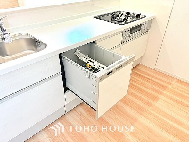 高温水や高圧水流を使う事で効率よく食器洗浄できます。殺菌効果も高いので哺乳瓶等を洗う際にも便利です。