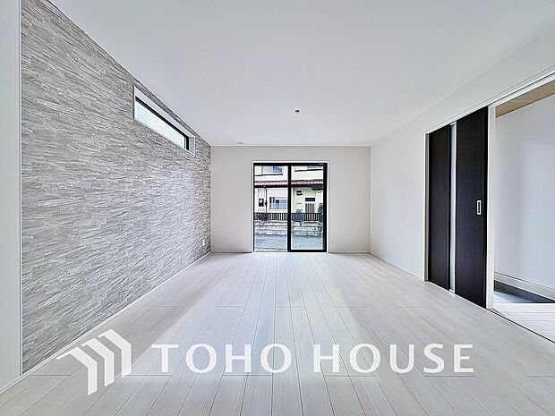 作り手の「気持ちの良いリビングでお過ごししていただきたい」という思いを感じさせます。