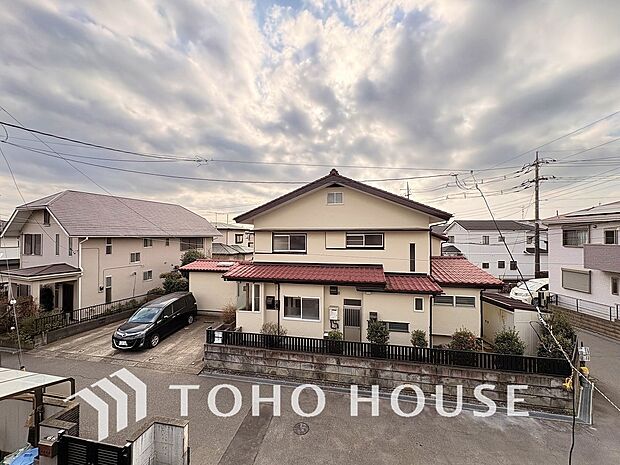 その豊かな眺望にふさわしい空間には、通風・採光にも優れ、心地よい光と風があふれています。