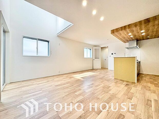 家は、ただ生活する場ではなく、笑顔の毎日、安らぎの日々のために、暮らしを愉しく、快適にする場所。