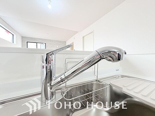 浄水と原水をボタン一つで切り替えられる浄水器一体型水洗。近年主流になりつつある人気の設備です。