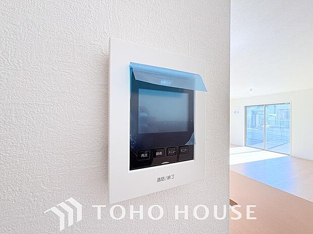 「見える安心」を実現するために、誰が訪れてもすぐにわかるようモニター付きインターホンを設置しました。