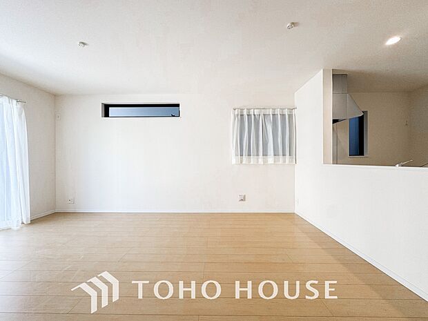 作り手の「気持ちの良いリビングでお過ごししていただきたい」という思いを感じさせます。