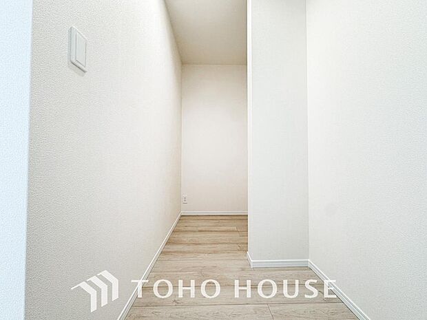 パントリーには食料品のストックや使用頻度が少ないキッチン家電などを収納することができます。