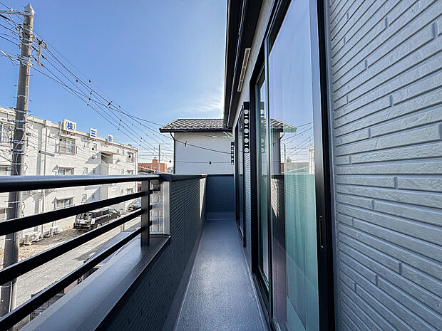 太陽に愛された邸は、陽当り・通風に優れた魅力的で快適さを追求した邸宅でした。