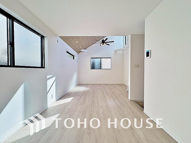 家は、ただ生活する場ではなく、笑顔の毎日、安らぎの日々のために、暮らしを愉しく、快適にする場所。