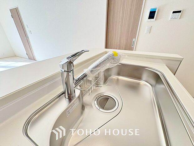 浄水と原水をボタン一つで切り替えられる浄水器一体型水洗。近年主流になりつつある人気の設備です。