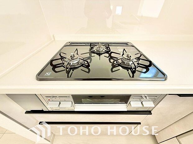 毎日料理をする、料理が好き、家族が多くて量を作る必要がある、等の方々にとっては必須の3口コンロ。