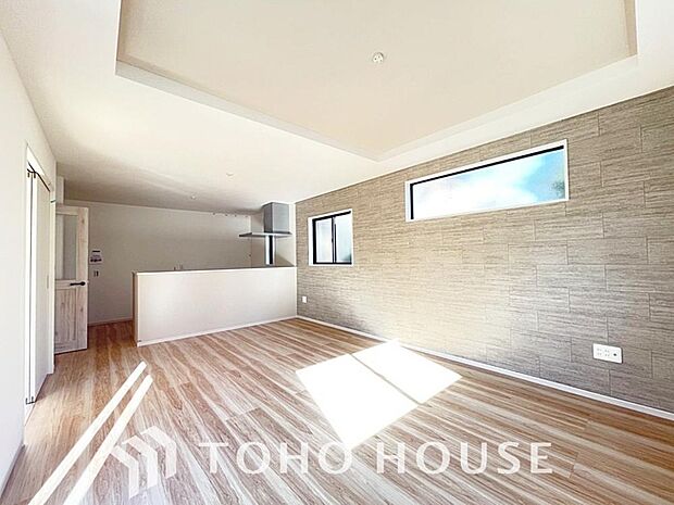 作り手の「気持ちの良いリビングでお過ごししていただきたい」という思いを感じさせます。