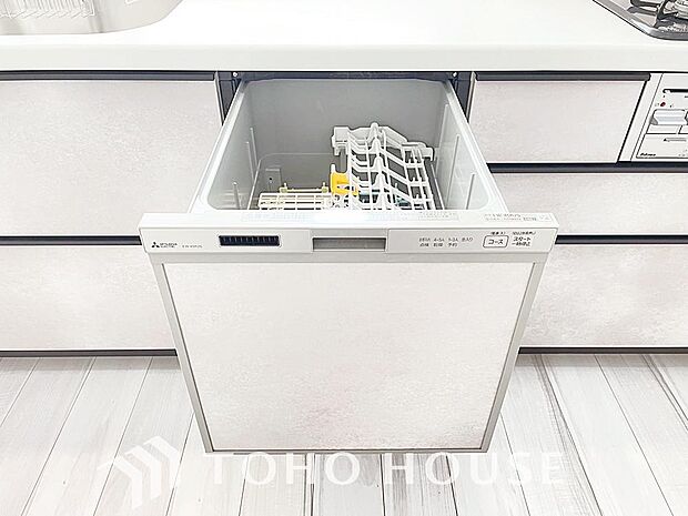 高温水や高圧水流を使う事で効率よく食器洗浄できます。殺菌効果も高いので哺乳瓶等を洗う際にも便利です。