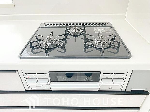 毎日料理をする、料理が好き、家族が多くて量を作る必要がある、等の方々にとっては必須の3口コンロ。