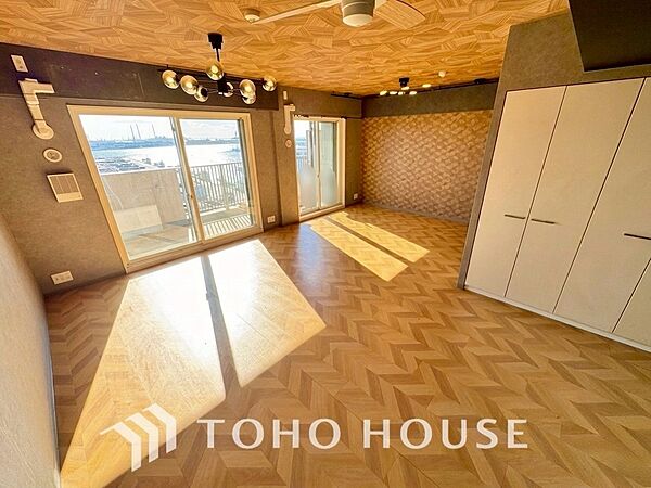 お客様が求める本当の「住み心地」を追求し、見えない細部への一手間一工夫を惜しみません。住むほどに益々愛着が深まる確かな品質と、暮らしに寄り添う誠実な家づくり。そのこだわりを、ぜひ現地でご体感ください。