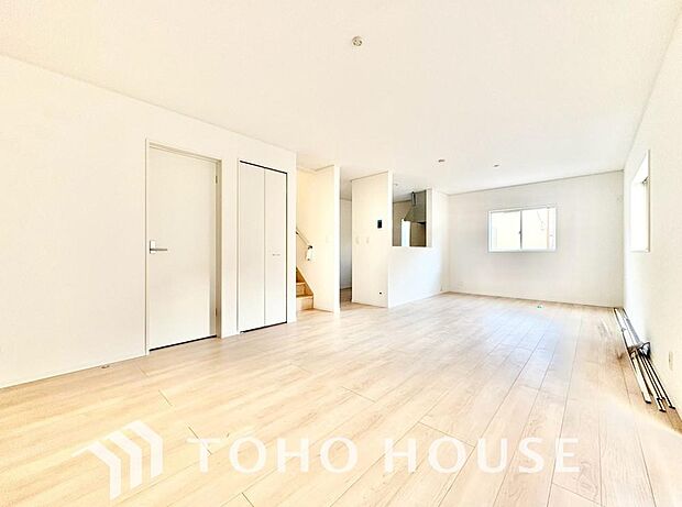 作り手の「気持ちの良いリビングでお過ごししていただきたい」という思いを感じさせます。