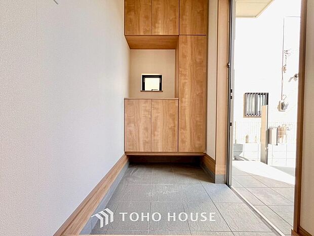 ダウンライトを使用しお洒落に演出。帰りたくなる家をテーマに設計。いつも「人」と「家」の間に・・・。