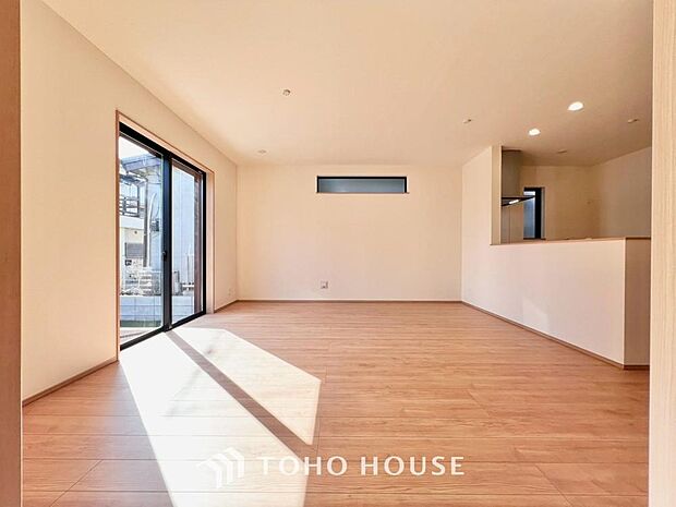 造りこんだ空間演出の妙が生み出す光と質のハーモニーはこの住宅のクオリティの良さを実感させてくれます。