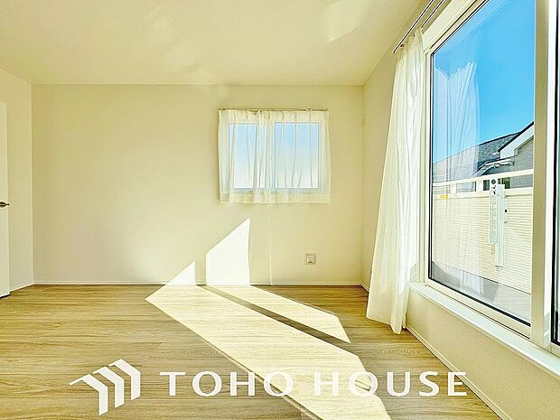 白を基調とした室内は、明るい住空間を造り出すだけでなく、清潔感をもたらしてくれます。