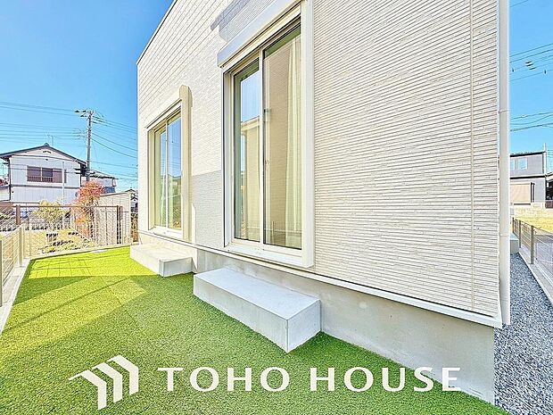 ここに住まう方々へ余すこと無く太陽の恵みを届けられるように計画・設計されております。