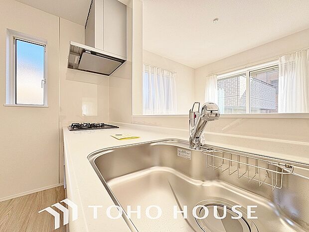 浄水と原水をボタン一つで切り替えられる浄水器一体型水洗。近年主流になりつつある人気の設備です。