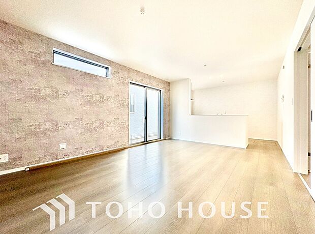 作り手の「気持ちの良いリビングでお過ごししていただきたい」という思いを感じさせます。